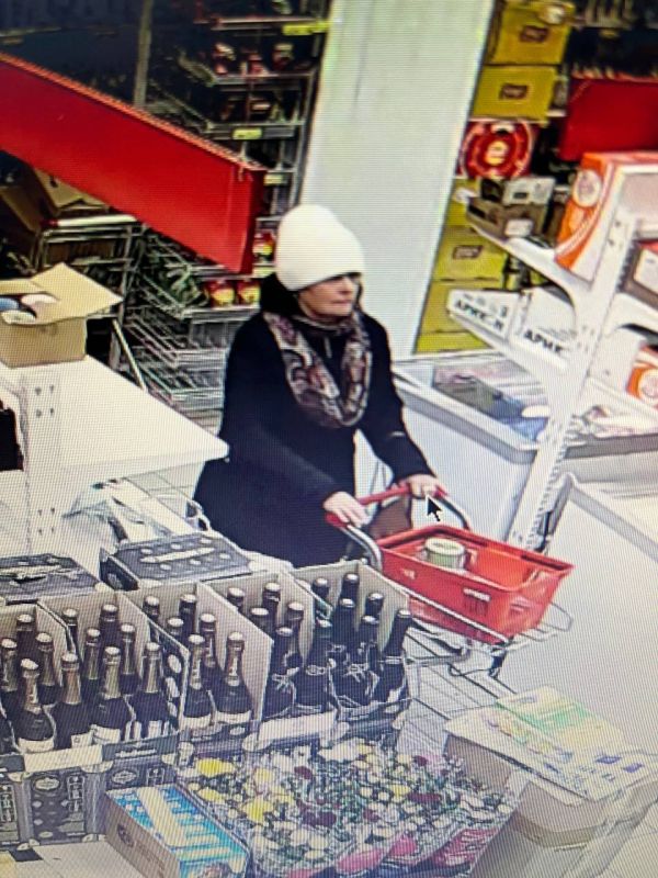 В Иркутске полицейские разыскивают женщину, предположительно причастную к хищению денежных средств с банковской карты