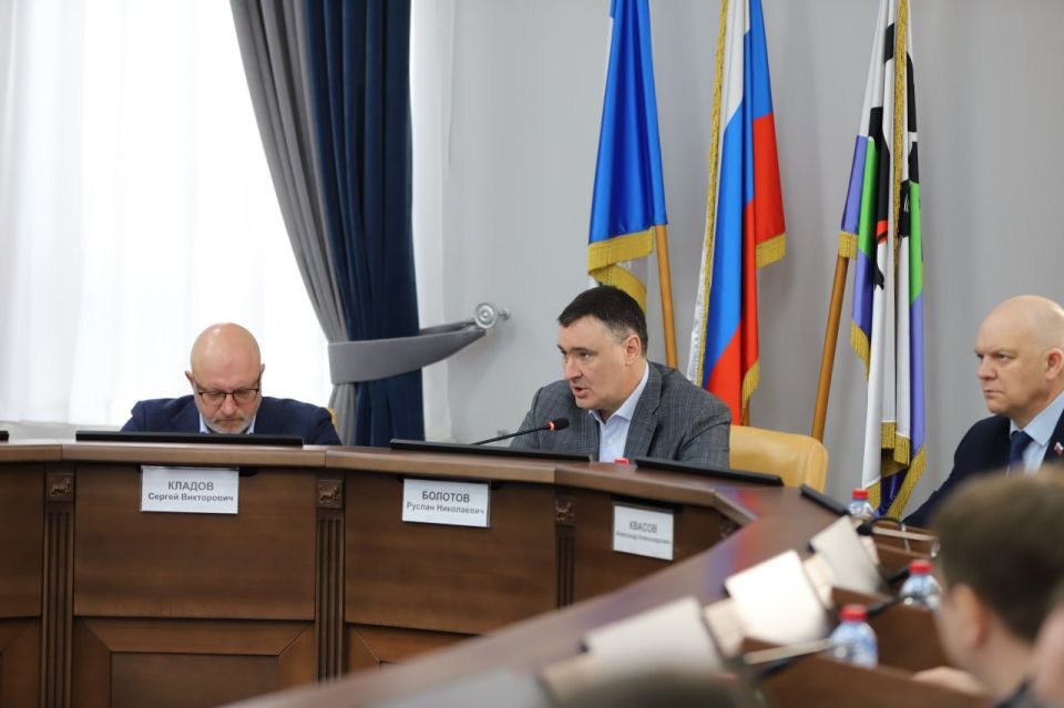 Руслан Болотов: Провели с коллегами совместное заседание комиссии по предупреждению и ликвидации ЧС и обеспечению пожарной безопасности и антитеррористической комиссии