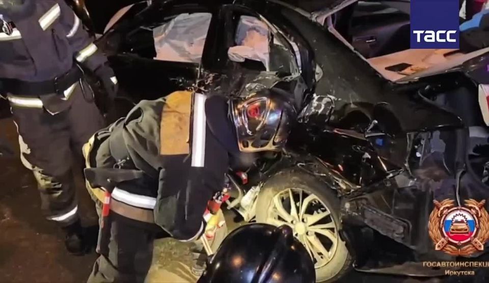 Три человека погибли и один пострадал в ДТП с грузовым автомобилем на улице Сергеева в Иркутске, сообщили ТАСС в прокуратуре области