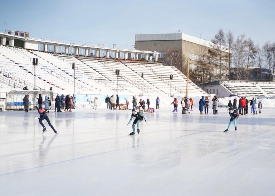 В Иркутске седьмого февраля прошли открытые всероссийские массовые соревнования по конькобежному спорту
