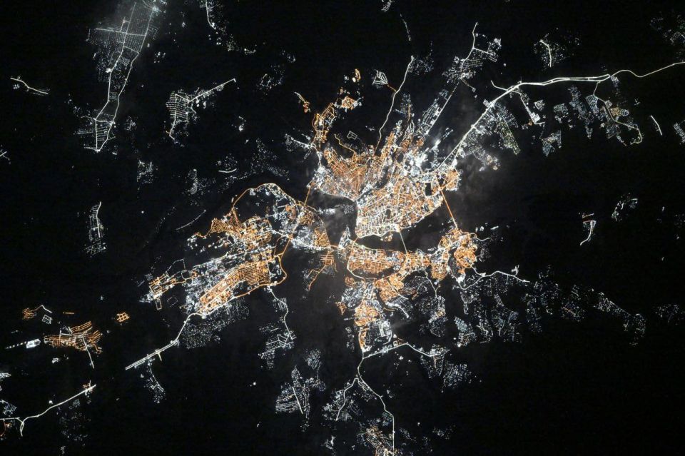 ����� ���� ������������� ������� ����� � ������������ ������