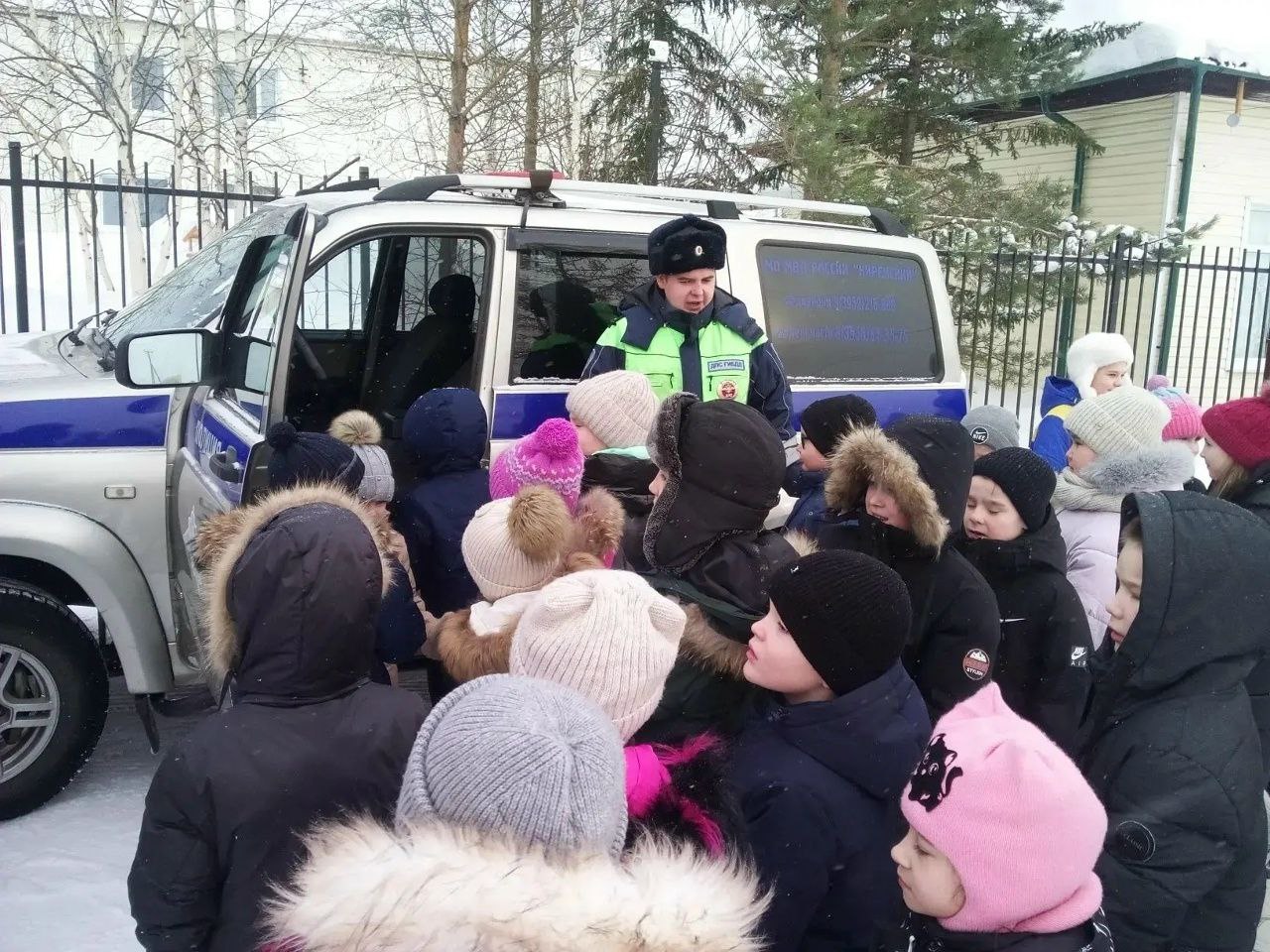 В Катангском районе школьники встретились с автоинспекторами