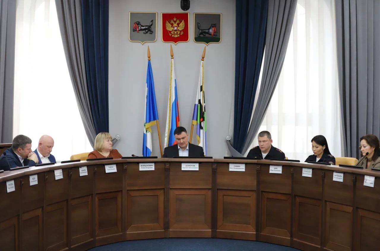 В январе жители Иркутска перевели на счета аферистов 15 миллионов рублей! И это — несмотря на постоянные предупреждения, посты и даже специальные группы в соцсетях, публикации в газете «Иркутск», беседы с пожилыми... В январе жители Иркутска перевели на счета аферистов 15 миллионов рублей! И это — несмотря на постоянные предупреждения, посты и даже специальные группы в соцсетях, публикации в газете «Иркутск», беседы с пожилыми...