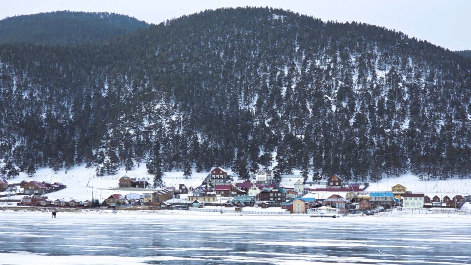Перед сном любуемся зимним Байкалом