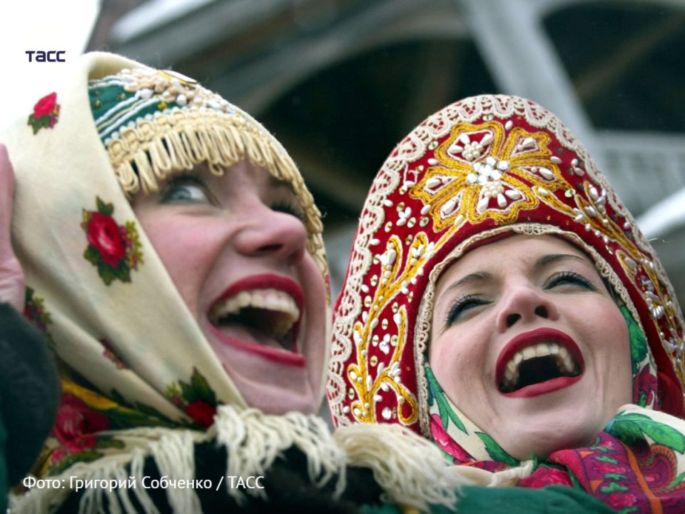 #архив_ТАСС_Сибирь. Сибирячки празднуют Масленицу