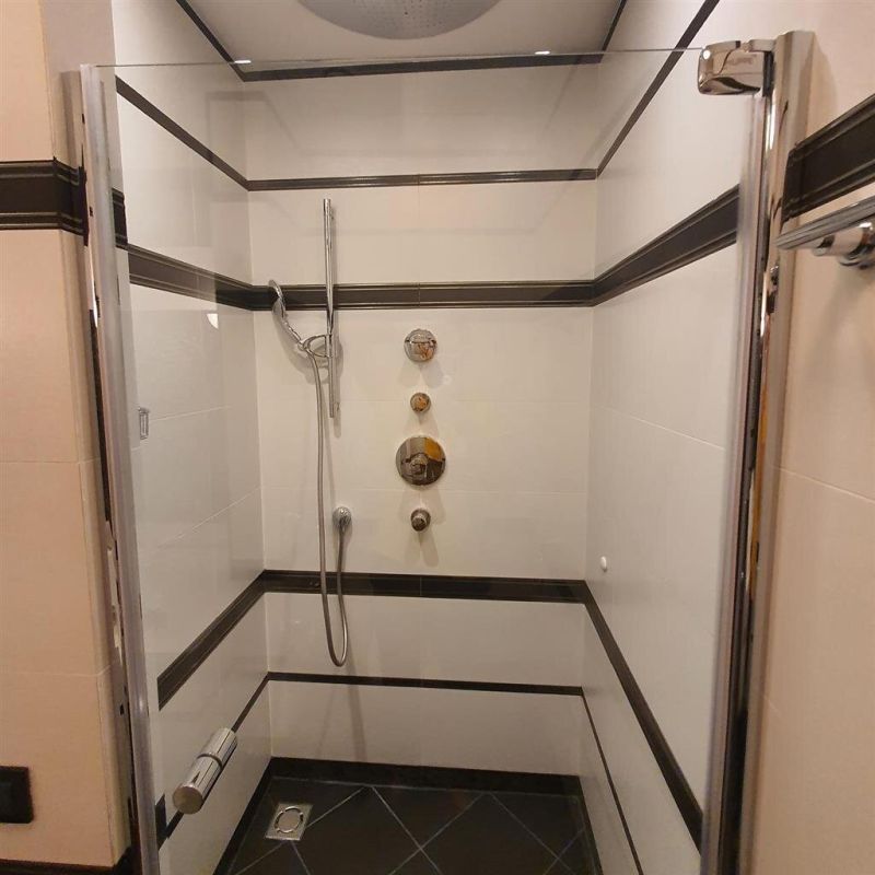 Как правильно ухаживать за душевой кабиной: советы и рекомендации