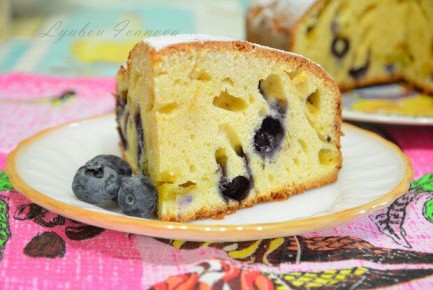 Летний пирог с абрикосами и черникой