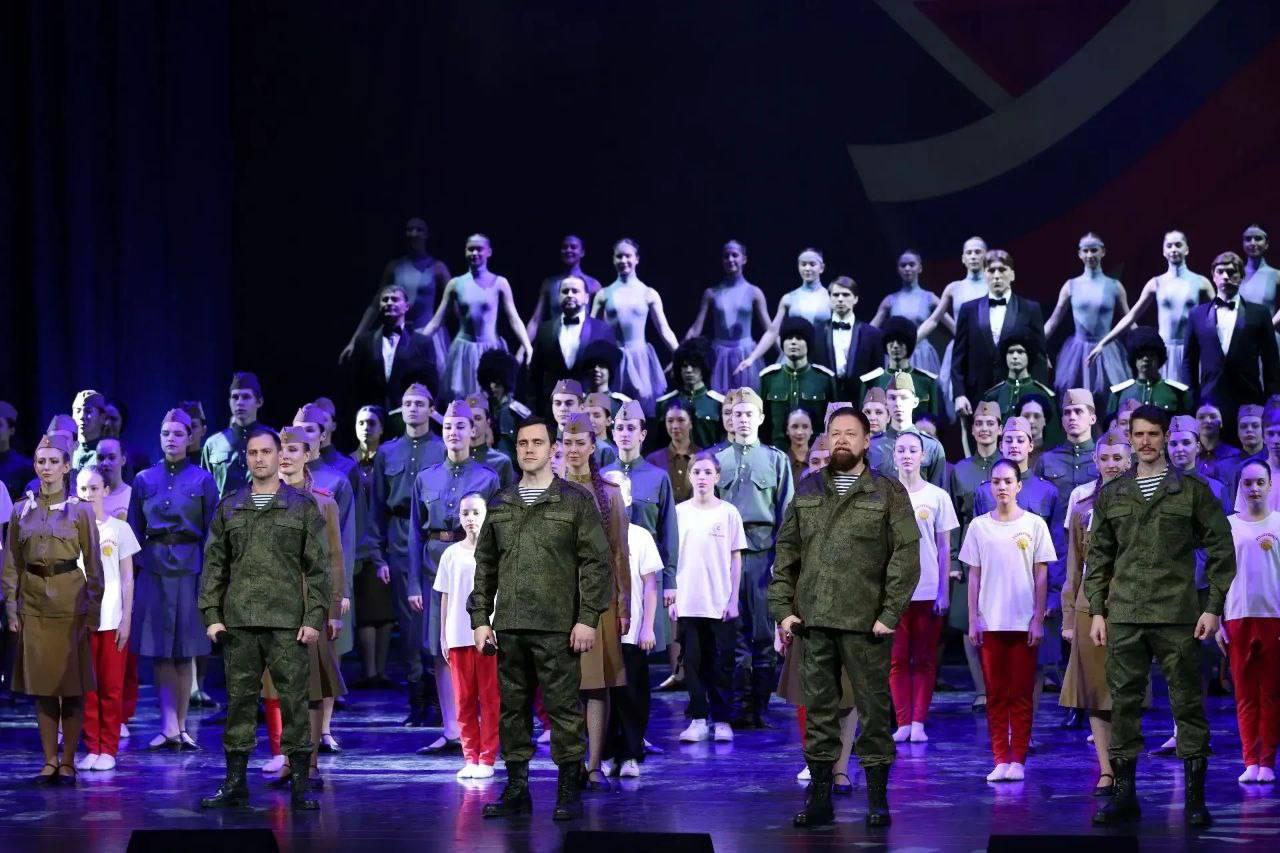 Ко Дню защитника Отечества в Иркутске прошел концерт «Армия страны – армия народа!» Ко Дню защитника Отечества в Иркутске прошел концерт «Армия страны – армия народа!»