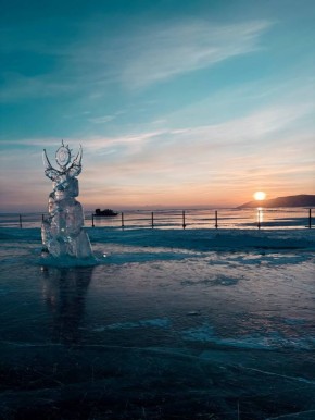 Международный фестиваль ледовых скульптур «Живи на Байкале» в Листвянке