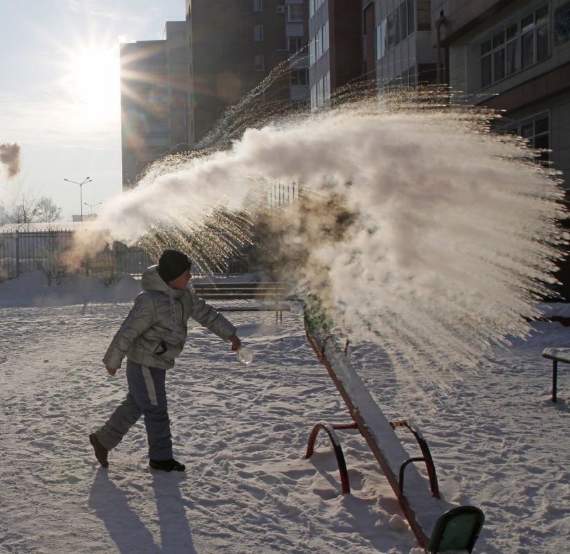 Ну что иркутяне, достаем обратно шубы и валенки? Иркутский УГМС предупреждает: предстоящие выходные и праздничные дни будут очень холодными! Среднесуточная температура ожидается ниже климатической нормы на 1015С