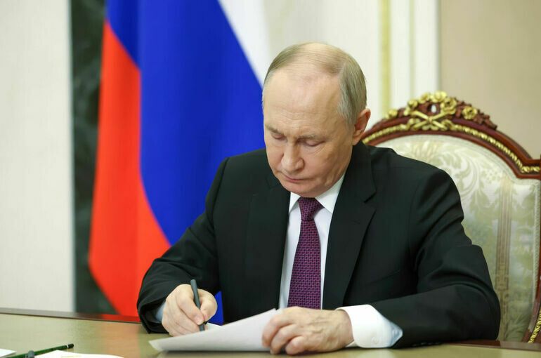 Путин подписал серию важных законов 30 января