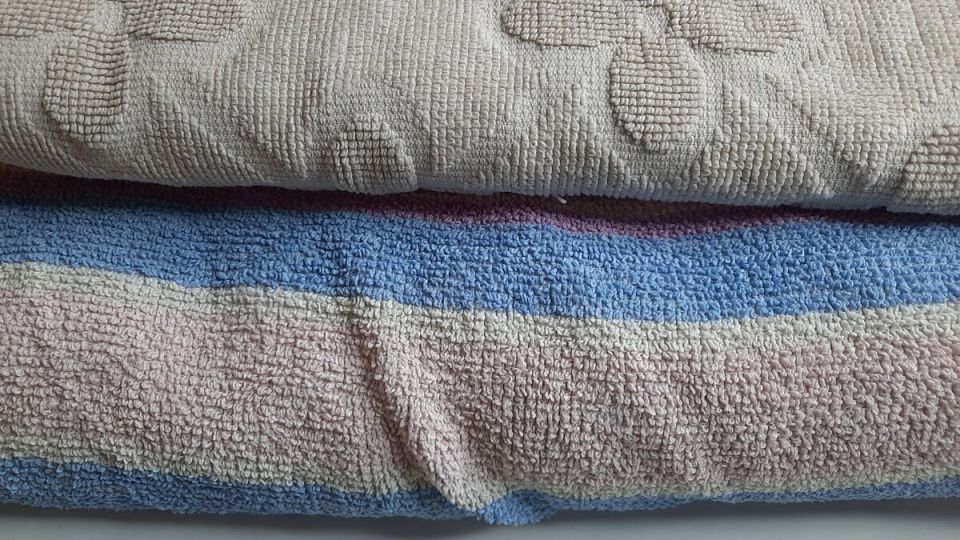 Как легко вернуть кухонным полотенцам свежесть с помощью аммиака