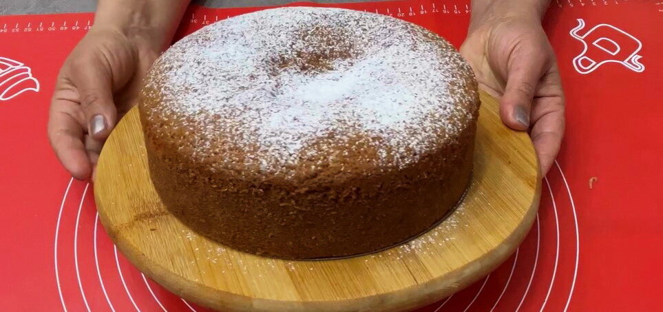 Удивительно простой рецепт итальянского пирога: всего 12 ложек для идеального десерта