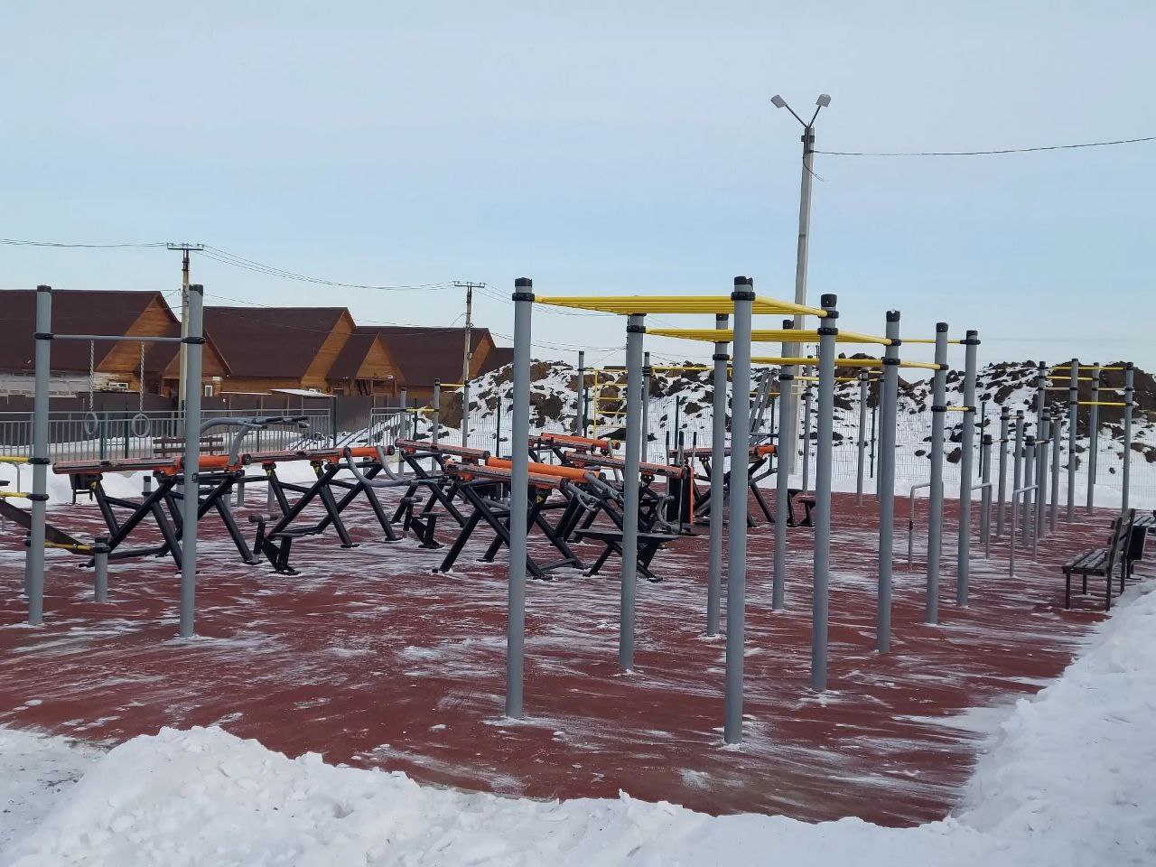 Три «умные» спортивные площадки и модульное сооружение появятся в Приангарье Три «умные» спортивные площадки и модульное сооружение появятся в Приангарье