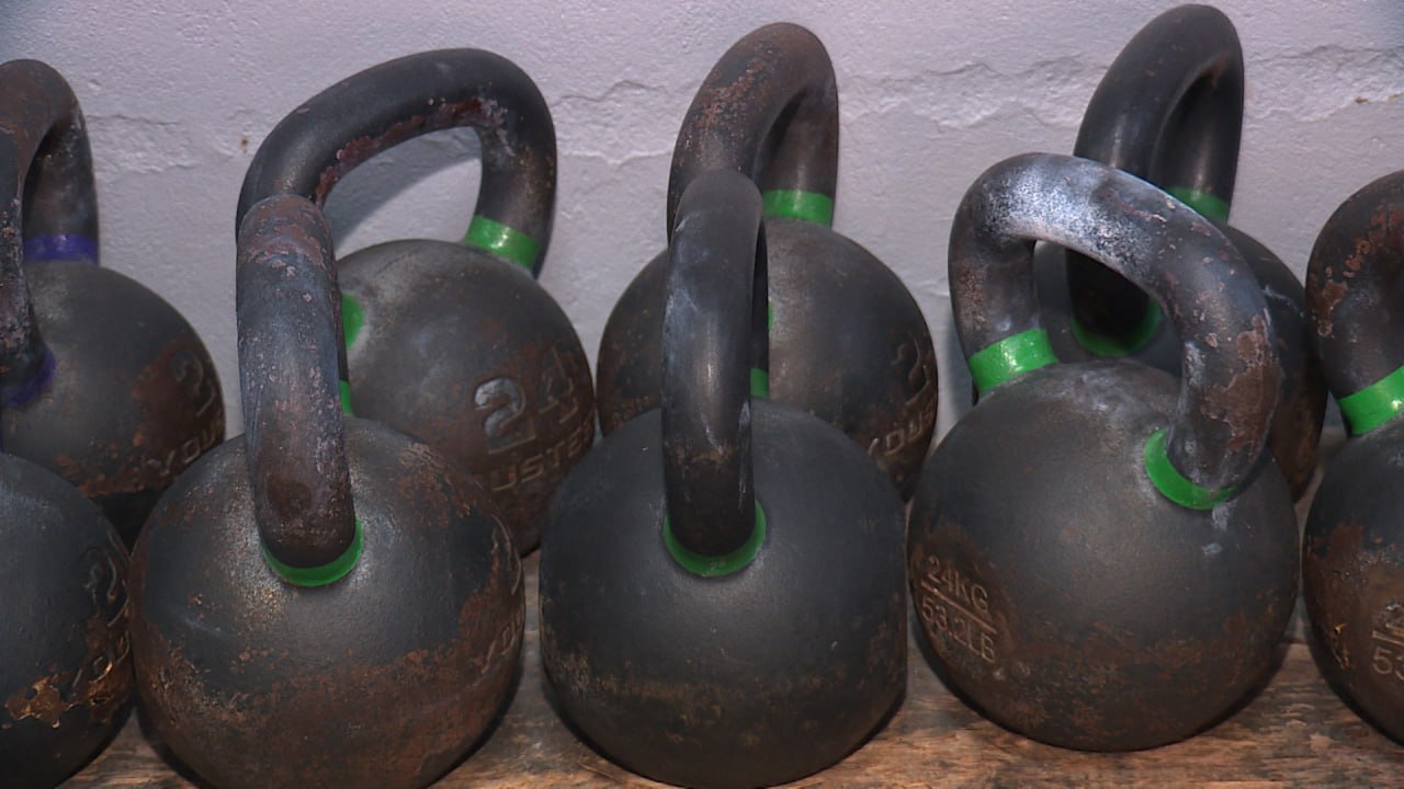 Работа на кардиотренажерах, отработка упражнений из тяжелой и легкой атлетики Работа на кардиотренажерах, отработка упражнений из тяжелой и легкой атлетики