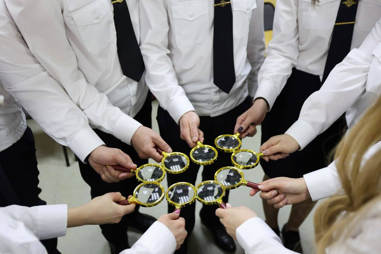 В Экспертно-криминалистическом центре ГУ МВД России по Иркутской области прошел торжественный ритуал посвящения в эксперты В Экспертно-криминалистическом центре ГУ МВД России по Иркутской области прошел торжественный ритуал посвящения в эксперты