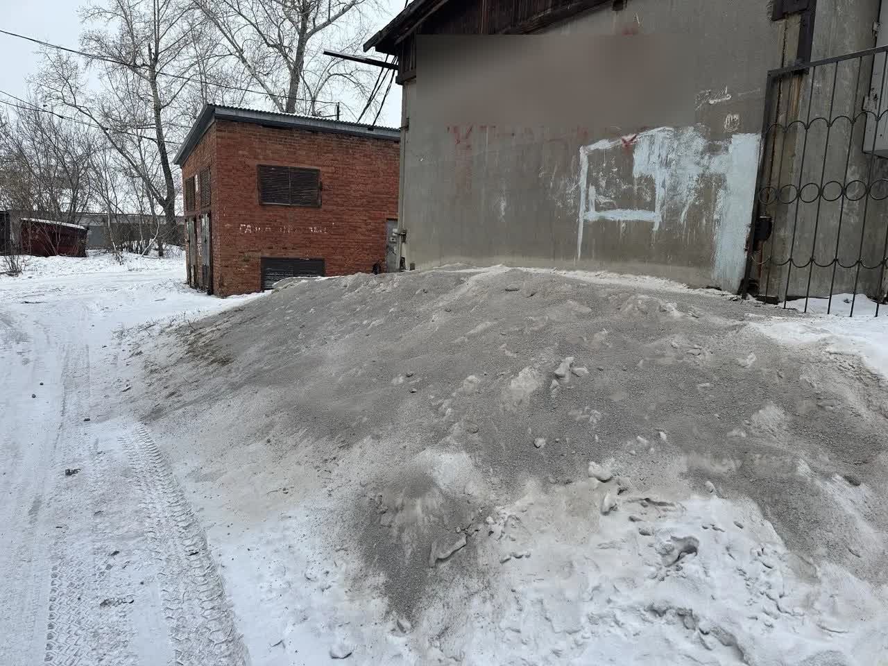 В Усолье-Сибирском госавтоинспекторы устранили опасное место для катания детей В Усолье-Сибирском госавтоинспекторы устранили опасное место для катания детей