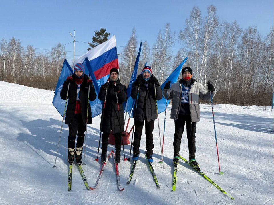 Победителей и призеров первенства Иркутской области по лыжным гонкам среди студенческой молодежи спортивных клубов профессиональных образовательных организаций определили 27 февраля на лыжной базе в Черемхове