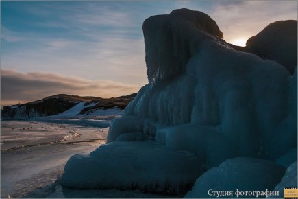 #нампишут. Ледяной сфинкс охраняет вход в пещеру Фото: Владимир Гришин