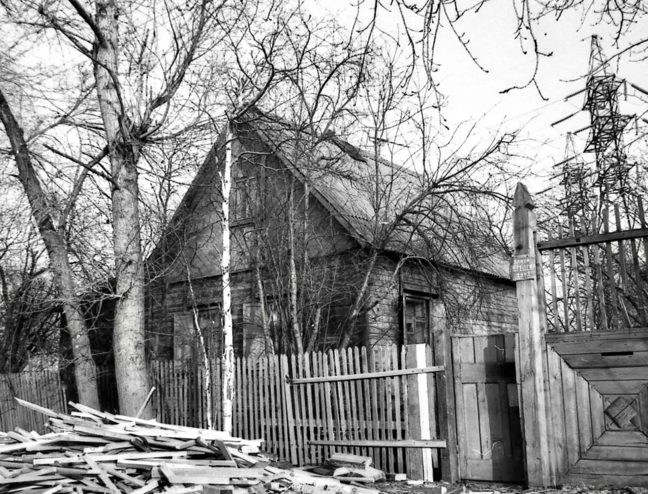 Значимым событием в летописи будущего Ангарска стало открытие школы № 1 Значимым событием в летописи будущего Ангарска стало открытие школы № 1