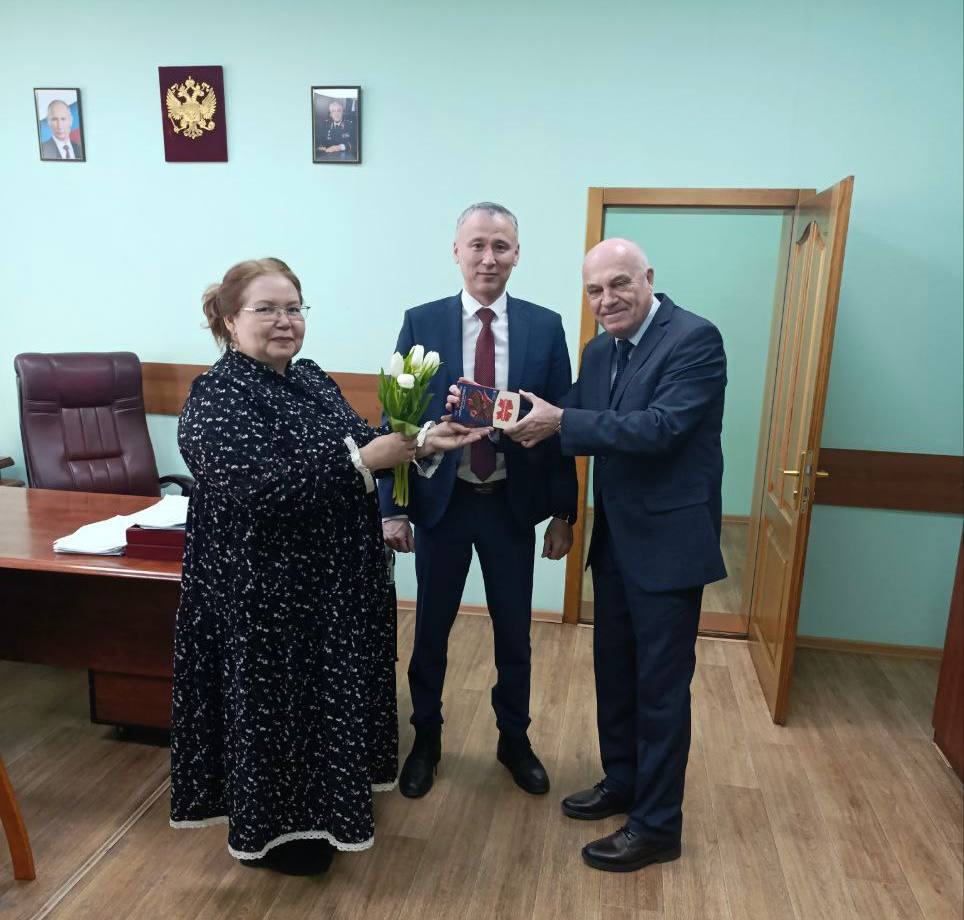 #8мартавкаждыйдом - транспортные полицейские Прибайкалья продолжают поздравлять женщин-ветеранов службы с Международным женским днём #8мартавкаждыйдом - транспортные полицейские Прибайкалья продолжают поздравлять женщин-ветеранов службы с Международным женским днём