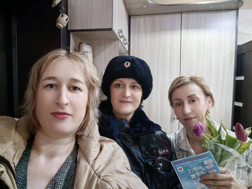 #8мартавкаждыйдом - транспортные полицейские Прибайкалья продолжают поздравлять женщин-ветеранов службы с Международным женским днём #8мартавкаждыйдом - транспортные полицейские Прибайкалья продолжают поздравлять женщин-ветеранов службы с Международным женским днём