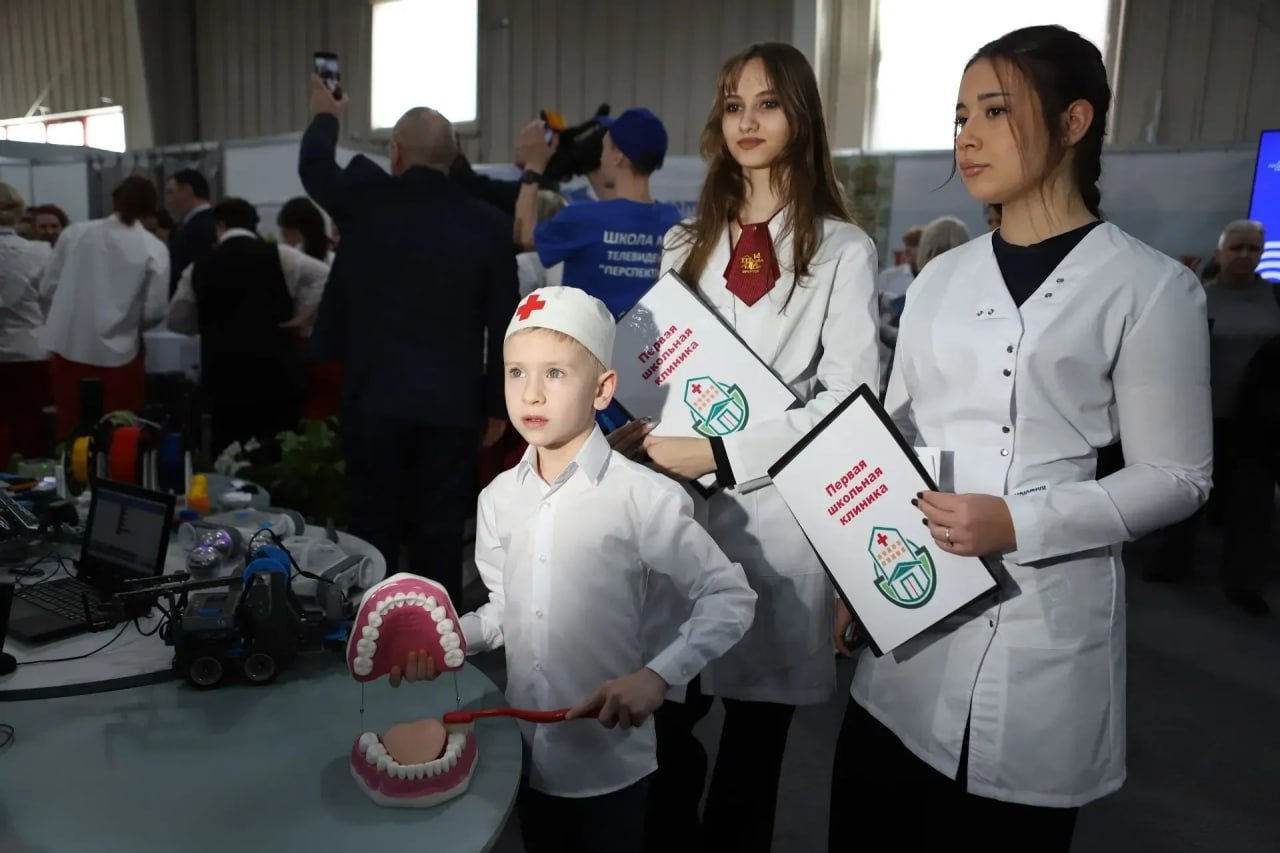 В Иркутске наградили лучших учителей и воспитателей года на «Образовательной панораме: Иркутск 365!» В Иркутске наградили лучших учителей и воспитателей года на «Образовательной панораме: Иркутск 365!»