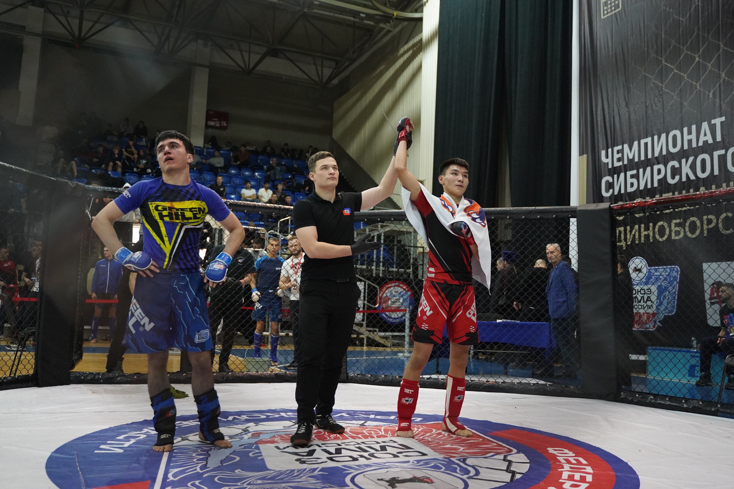 В Иркутске во Дворце спорта «Труд» 14-15 марта проходили чемпионат и первенство Сибирского федерального округа по смешанному боевому единоборству (ММА) В Иркутске во Дворце спорта «Труд» 14-15 марта проходили чемпионат и первенство Сибирского федерального округа по смешанному боевому единоборству (ММА)