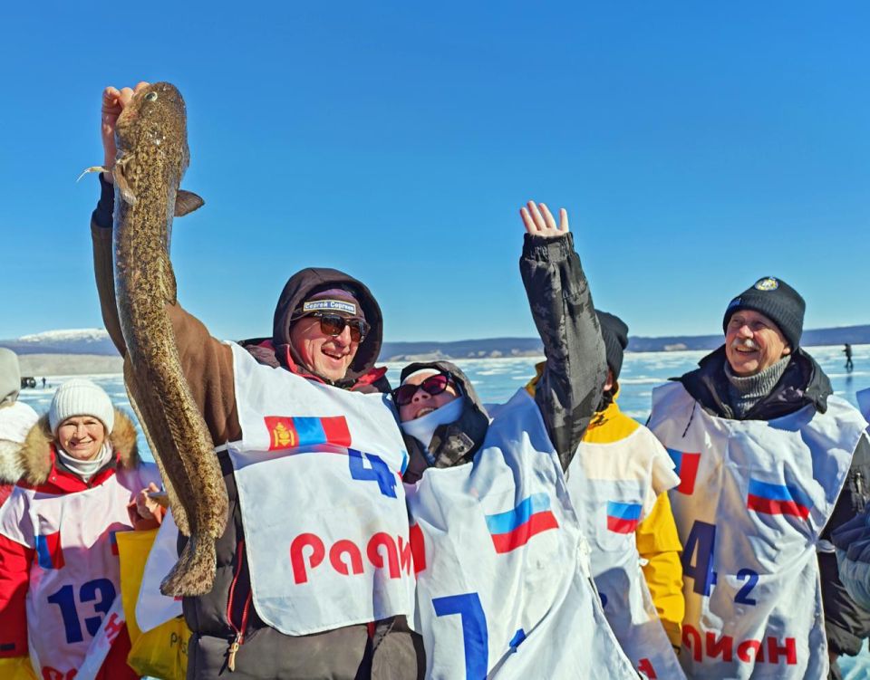 На Хубсугуле прошел турнир по подледной рыбалке среди СМИ Press-Fich-2026