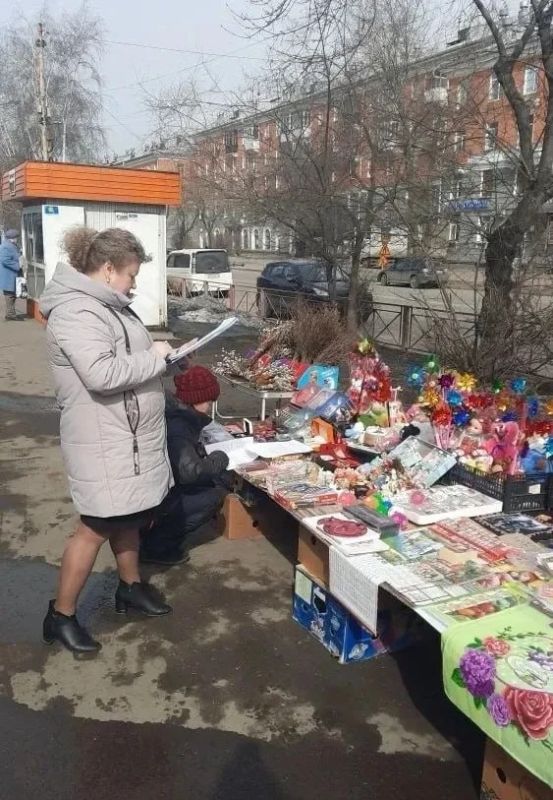 В Ленинском округе Иркутска прошел очередной рейд по выявлению фактов несанкционированной торговли