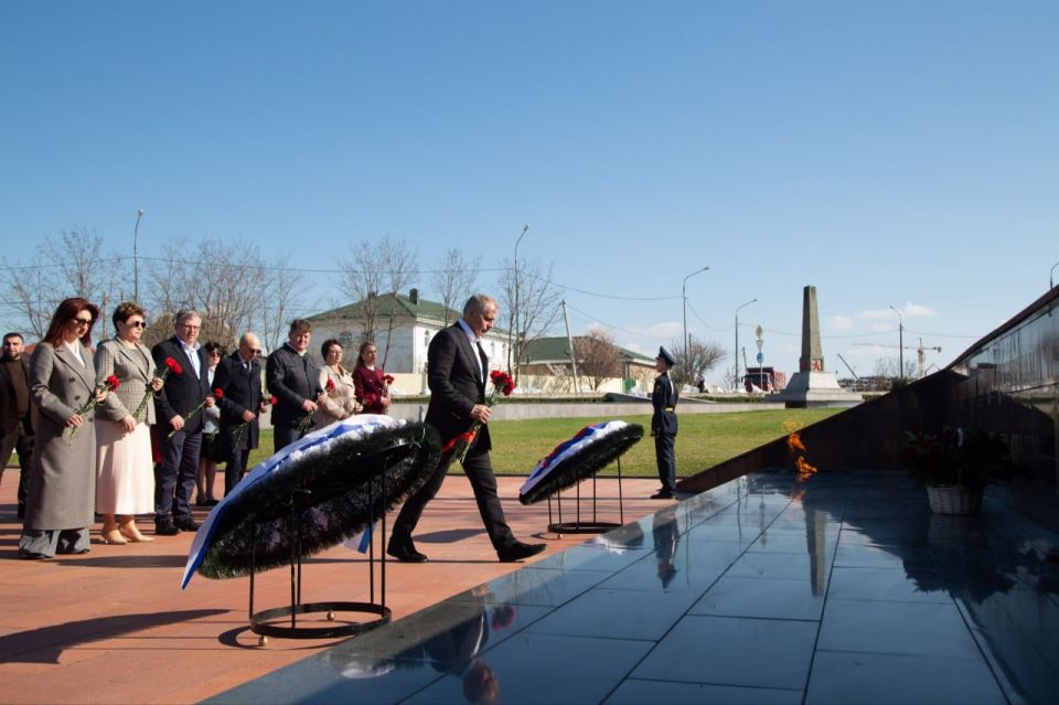 � 9 ��� � ����� ����� ������������� ������� ��� ������� ���������