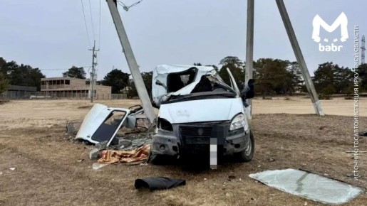 Водитель погиб, врезавшись в столб в Ольхонском районе
