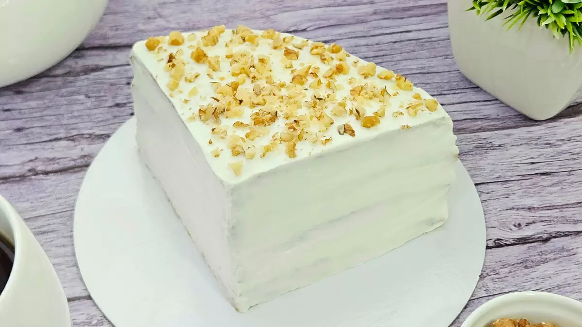 Нежный морковный тортик на сковороде: идеальный десерт без калорий