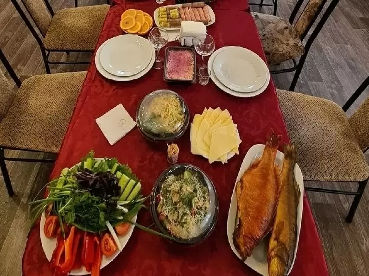 Что должно украшать новогодний стол вологжан по мнению экспертов