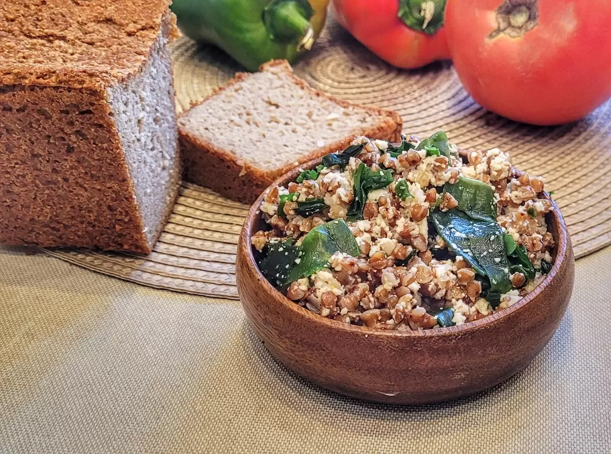 Гречка с вакаме: веганское блюдо, которое приятно удивляет