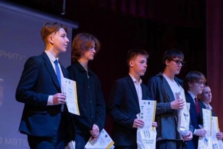 ����� 200 ��������� � ���������� ����� ������������ � �������� ��������� �������� ���� ������