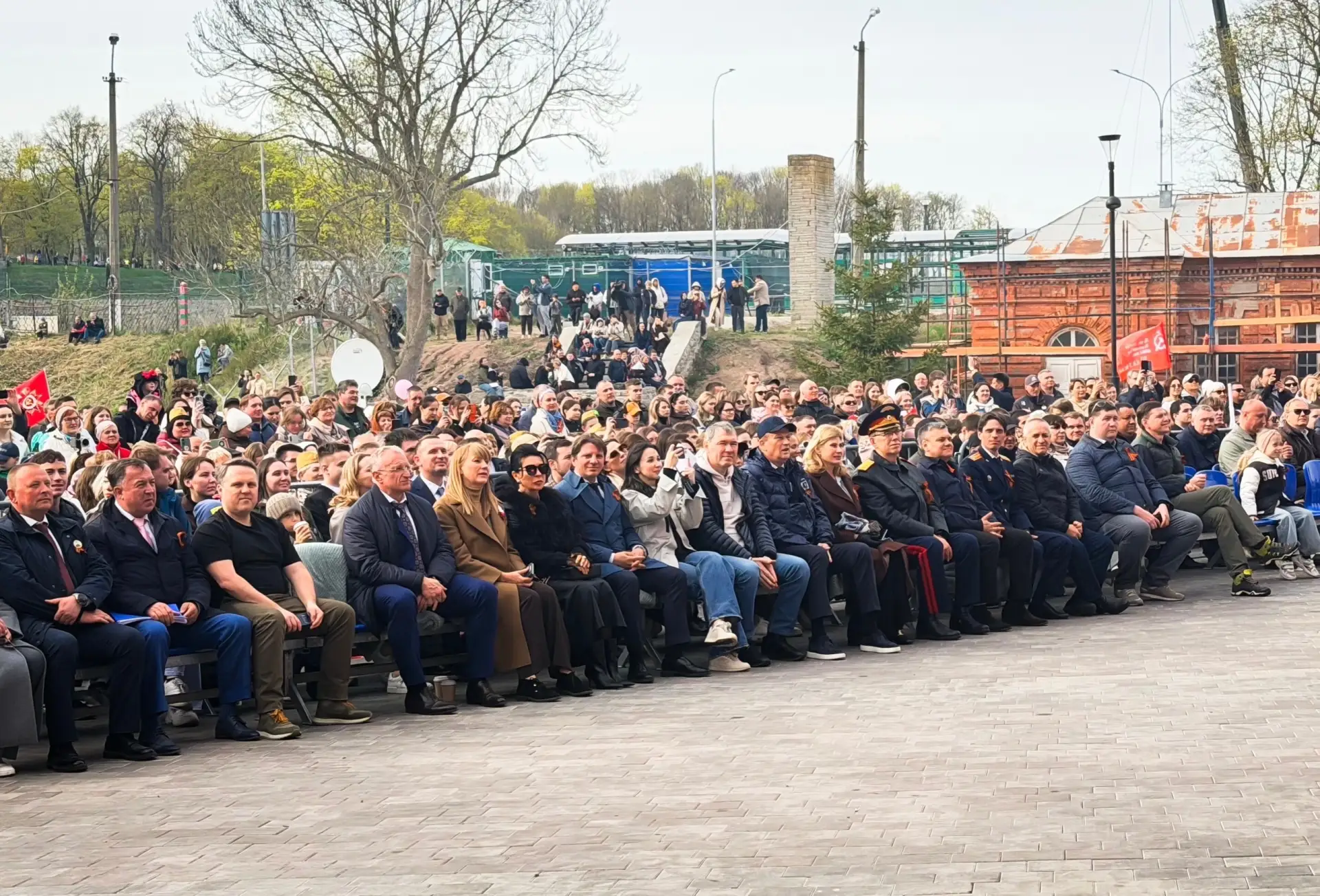 В Ленинградской области в честь 81-й годовщины Победы советского народа в Великой Отечественной войне прошли торжественные мероприятия В Ленинградской области в честь 81-й годовщины Победы советского народа в Великой Отечественной войне прошли торжественные мероприятия