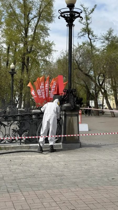 В Иркутске восстанавливают историческое ограждение памятника Александру III В Иркутске восстанавливают историческое ограждение памятника Александру III
