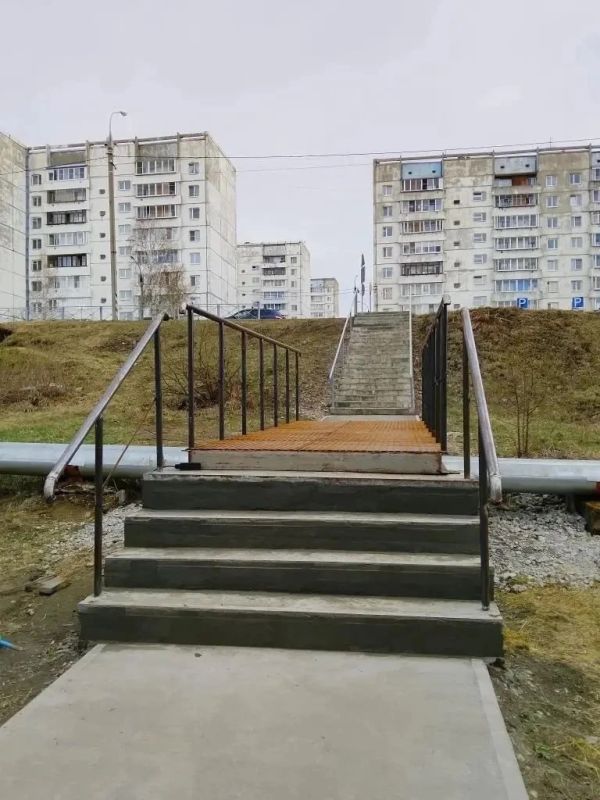 В Иркутске завершается ремонт надземного перехода в микрорайоне Зеленый В Иркутске завершается ремонт надземного перехода в микрорайоне Зеленый