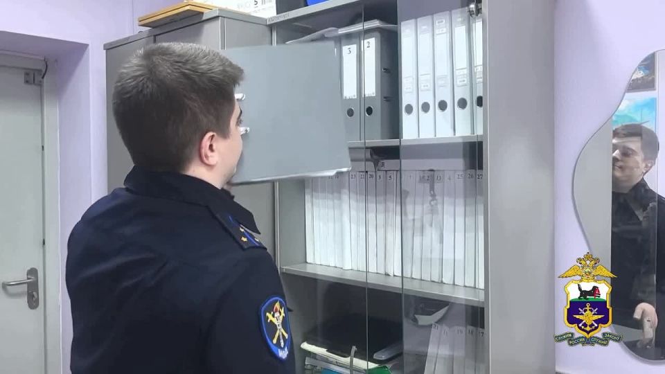Транспортная полиция в Иркутске задержала двух мужчин за изготовление и сбыт фиктивных медицинских книжек