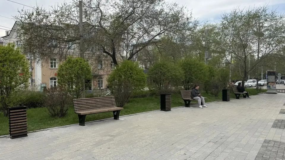 Новые урны и скамейки появились возле Бабра в Иркутске