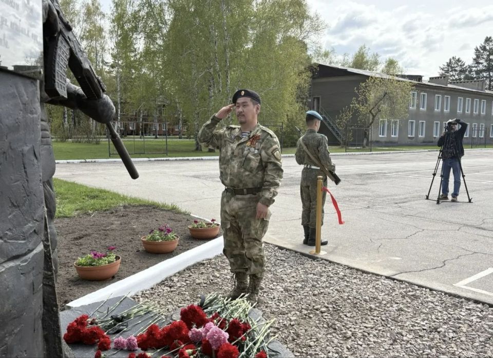 В Усольском кадетском корпусе открыли мемориал героям спецоперации В Усольском кадетском корпусе открыли мемориал героям спецоперации
