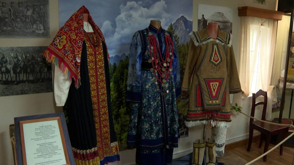 В музее «Тальцы» открылась новая экспозиция, посвященная теме сохранения и укрепления культурных традиций многонациональной Иркутской области — «Живая нить: традиции народов Прибайкалья»
