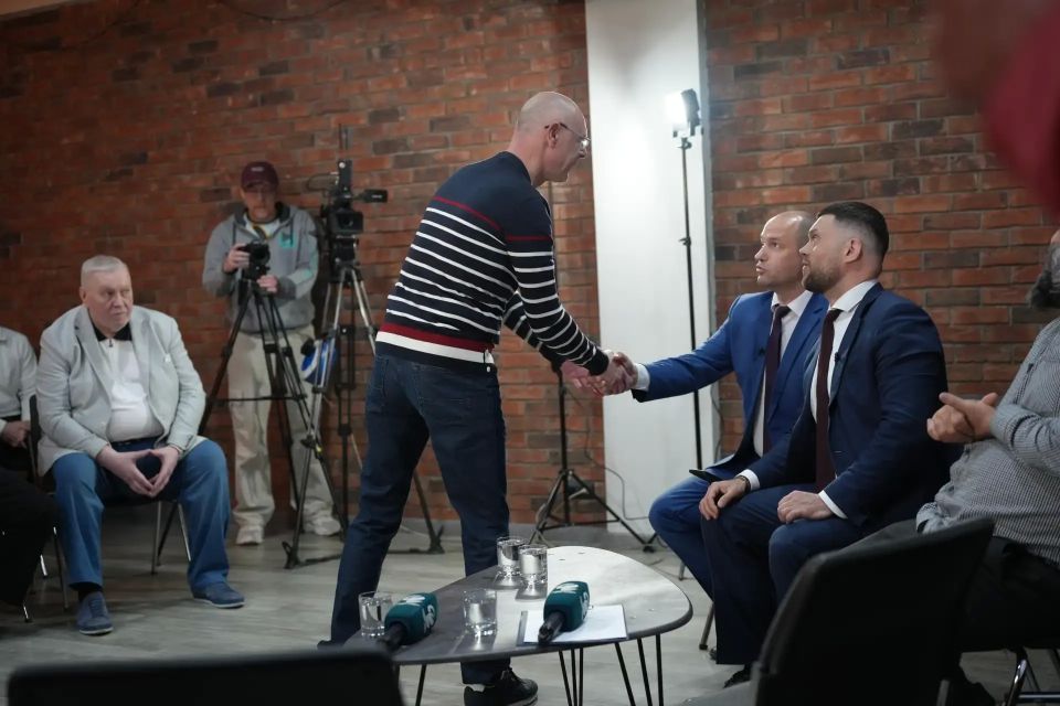 Сегодня на АИСТе стартует новое ток-шоу «Политический диагноз» Сегодня на АИСТе стартует новое ток-шоу «Политический диагноз»