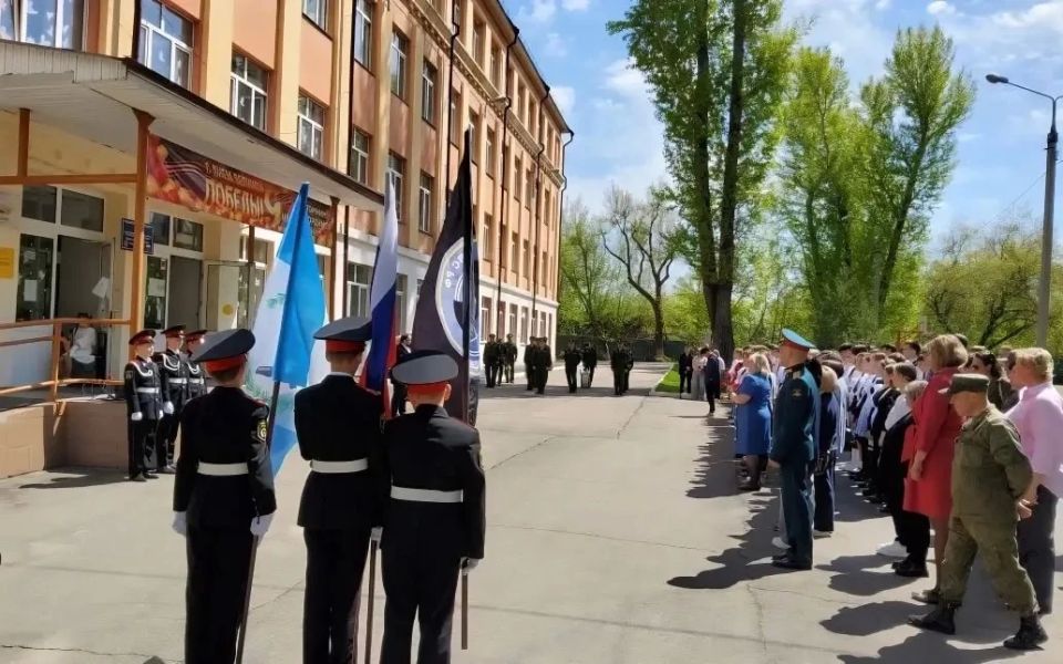 Ветераны транспортной полиции Прибайкалья приняли участие в открытии «Парты Героя» в иркутской школе в честь бойца СВО Александра Малышева