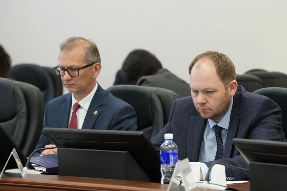 Отчет о деятельности Правительства Иркутской области за 2025 год заслушали на заседании под руководством Губернатора региона Игоря Кобзева Отчет о деятельности Правительства Иркутской области за 2025 год заслушали на заседании под руководством Губернатора региона Игоря Кобзева