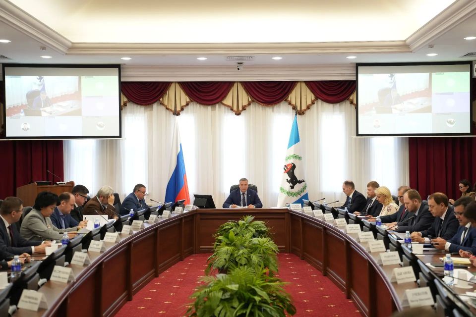 Отчет о деятельности Правительства Иркутской области за 2025 год заслушали на заседании под руководством Губернатора региона Игоря Кобзева
