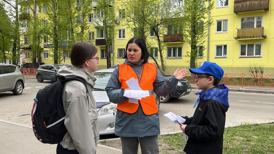 В Ангарске госавтоинспекторы и активные родители напомнили школьникам о безопасности на дорогах В Ангарске госавтоинспекторы и активные родители напомнили школьникам о безопасности на дорогах