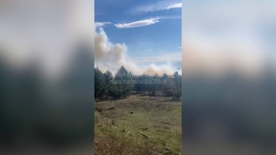Крупное возгорание на территории бывшего леспромхоза локализуют в эти минуты на севере Иркутской области