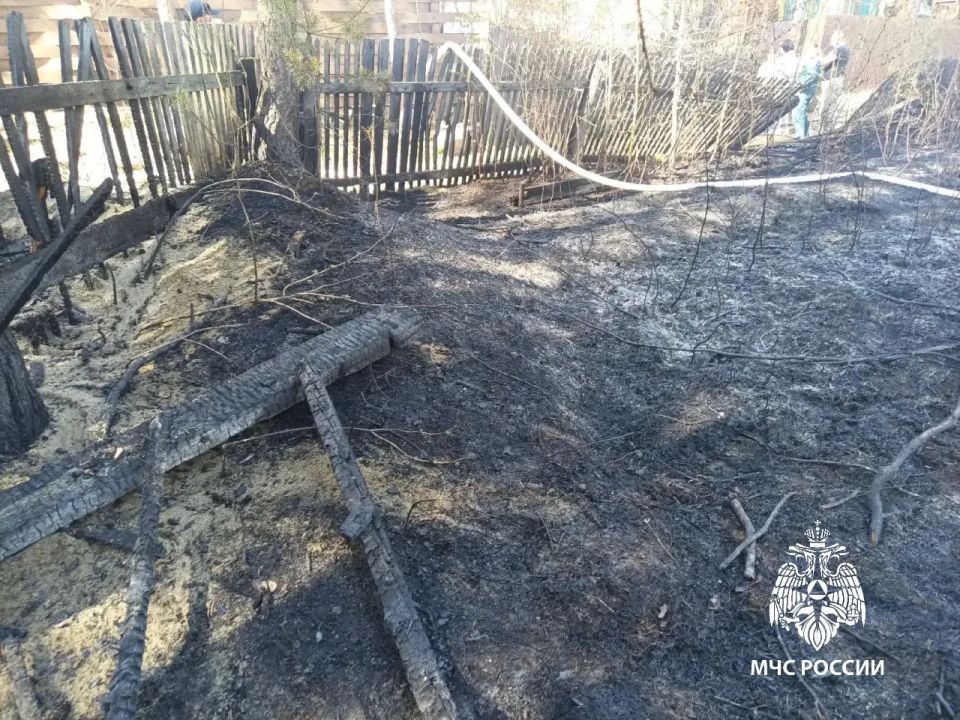Неосторожное обращение с огнём детей привело к пожару в одном из садоводств города Бодайбо Неосторожное обращение с огнём детей привело к пожару в одном из садоводств города Бодайбо